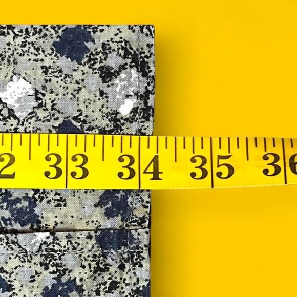 Columbia Short Sleeve Button-Up Shirt | Size L | Abstract Camo Print 100% Cotton - Picture 6 of 7